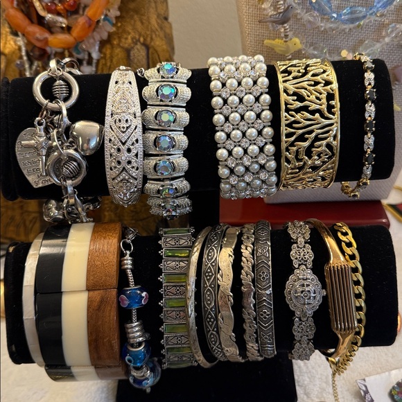 Come dig with me. Unlisted gorgeousness in every price range. - Picture 14 of 17